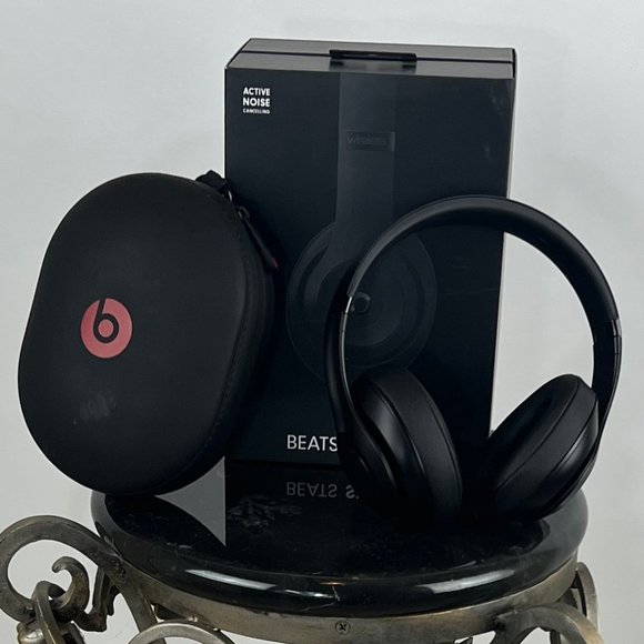 Beats By Dr. Dre Studio3 A1914 Matte Black Wireless Over The Ear Headpho… - Picture 2 of 4
